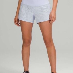 Lululemon speed up mid-rise short "4
Size 6